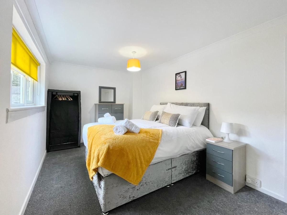 Hazel House - Vibrant 2 Bed House In Wishaw Leilighet Eksteriør bilde